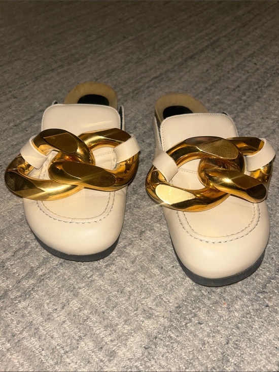 JW ANDERSON Shoes - JW Anderson Cream Leather Slip-On Mules with Oversized Gold Chain